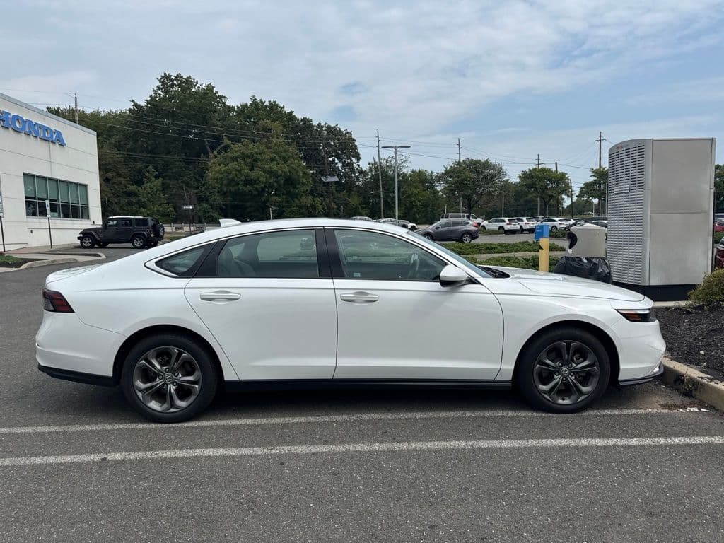 2023 Honda Accord Sedan EX — photo 1 of 24
