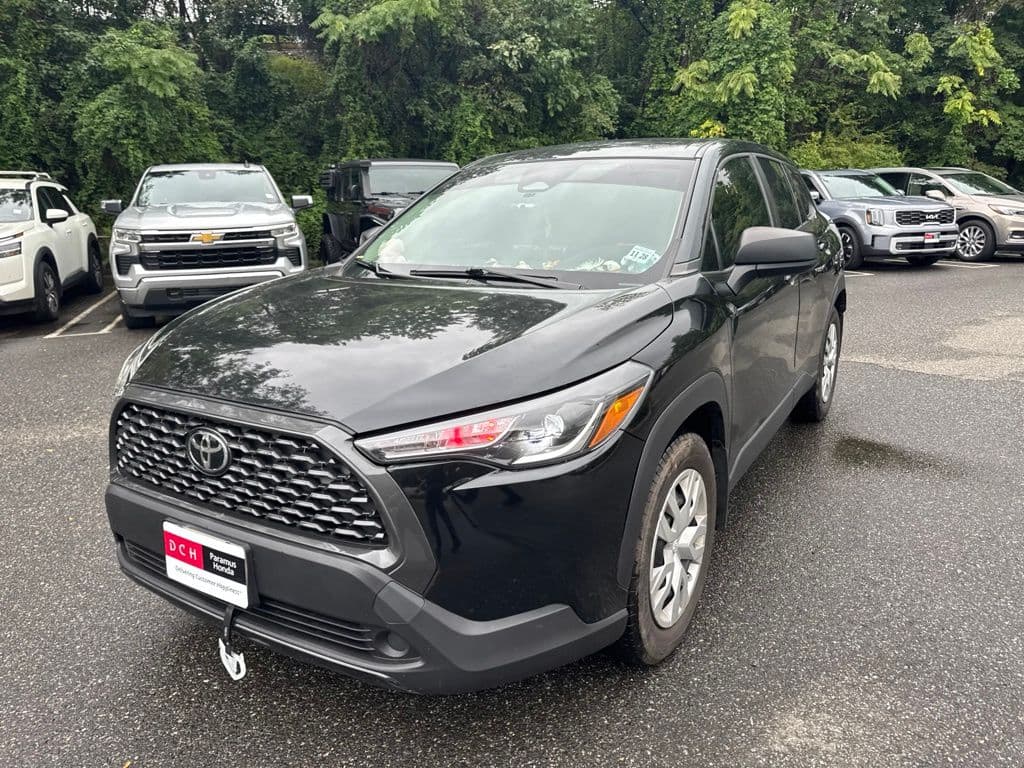 2024 Toyota Corolla Cross L — photo 1 of 22