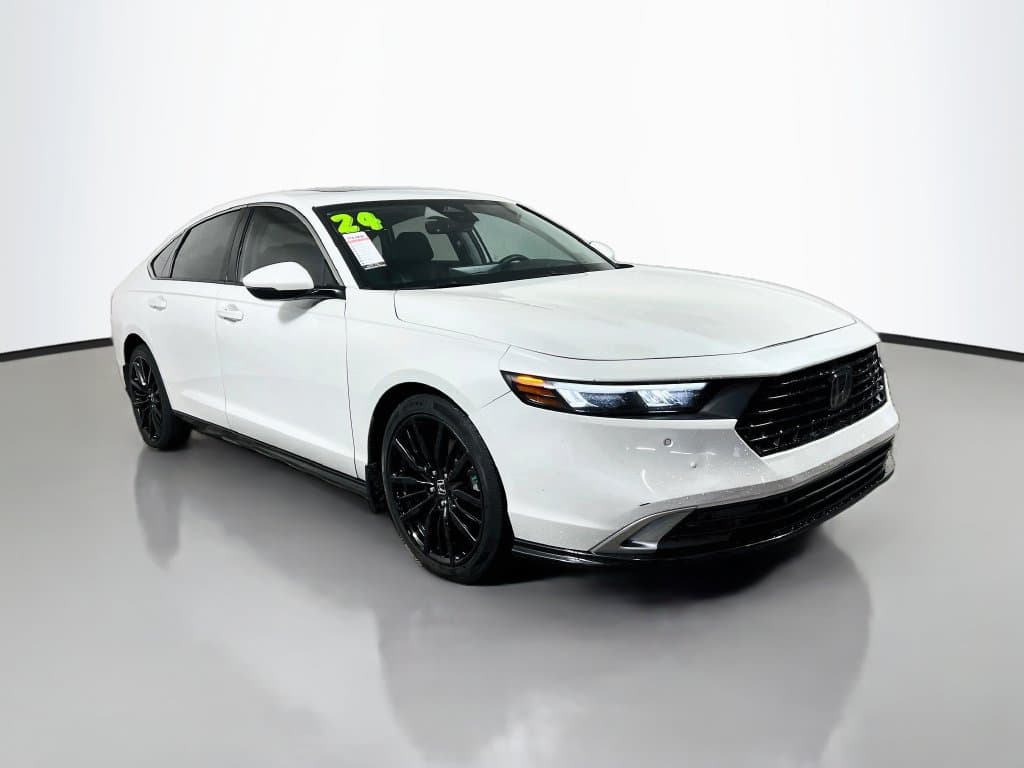 2024 Honda Accord Hybrid Touring — photo 1 of 33