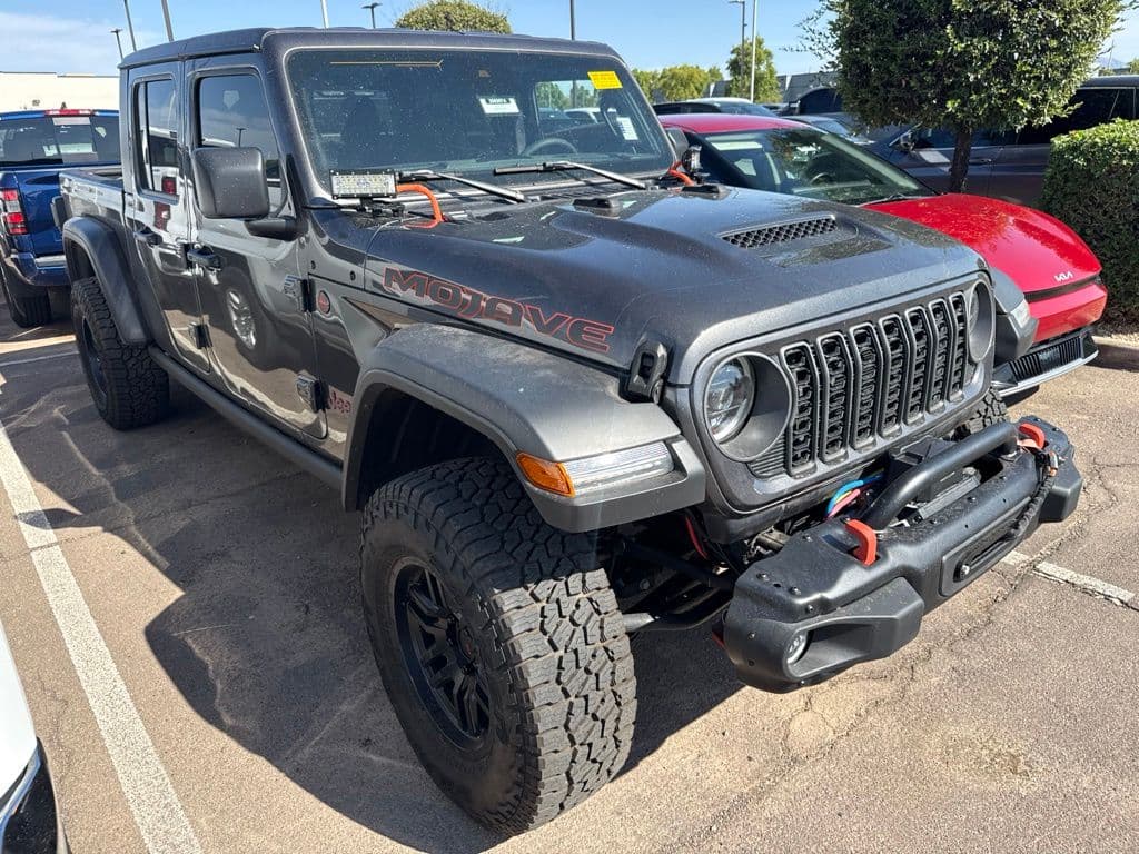 2025 Jeep Gladiator Mojave — photo 1 of 16