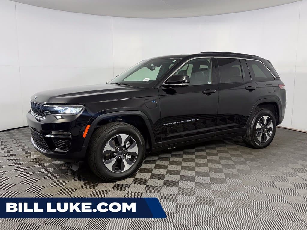 2024 Jeep Grand Cherokee Base — photo 1 of 32