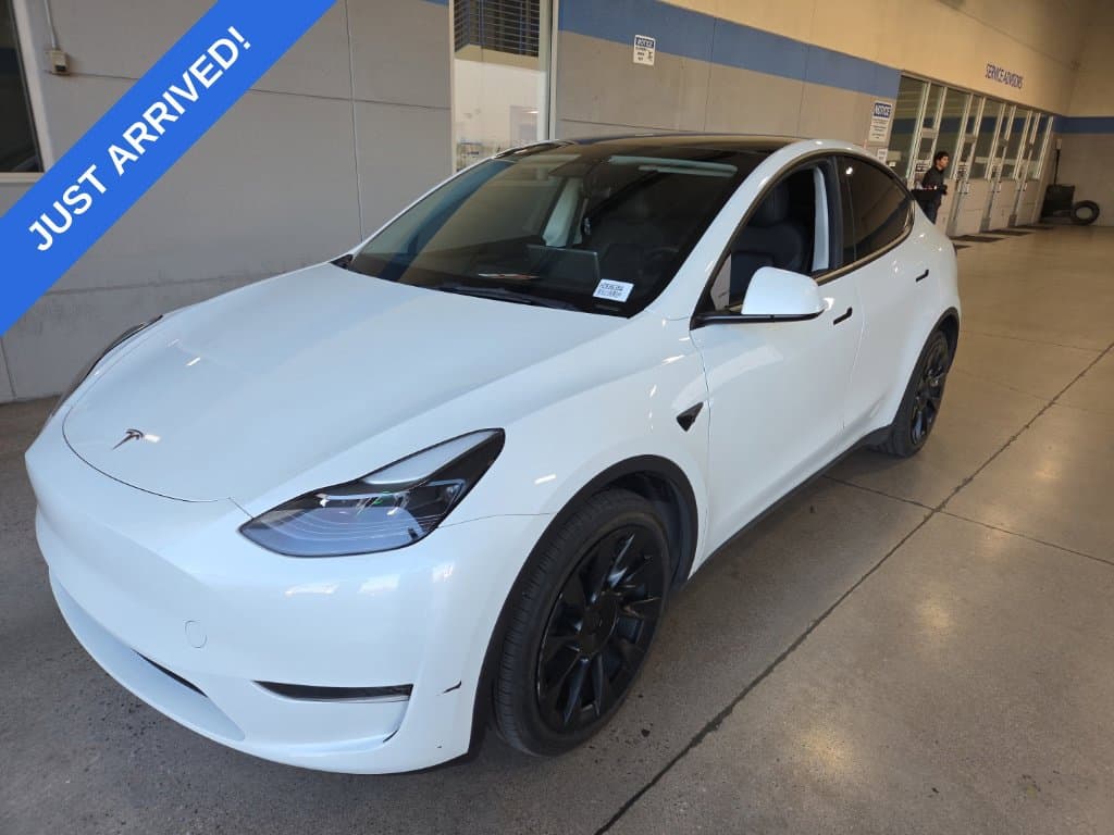 2023 Tesla Model Y Long Range — photo 1 of 7