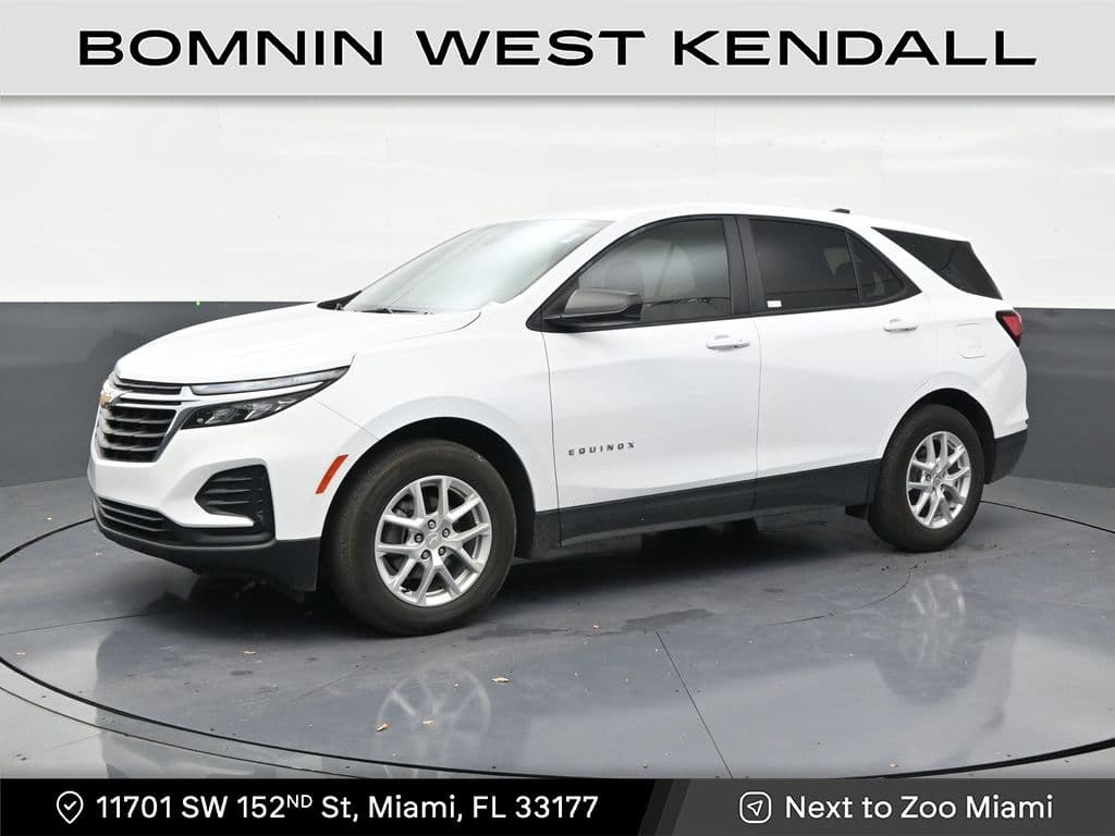 2024 Chevrolet Equinox LS — photo 1 of 32