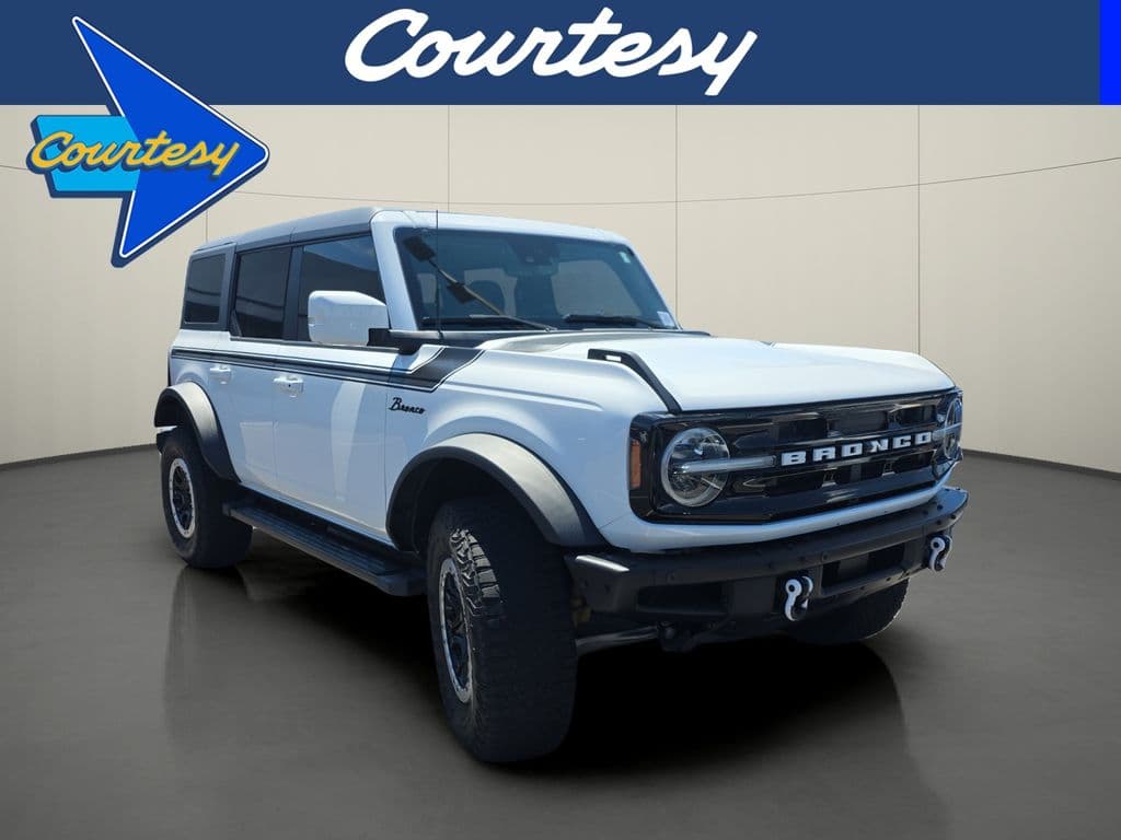 2022 Ford Bronco Outer Banks — photo 1 of 18