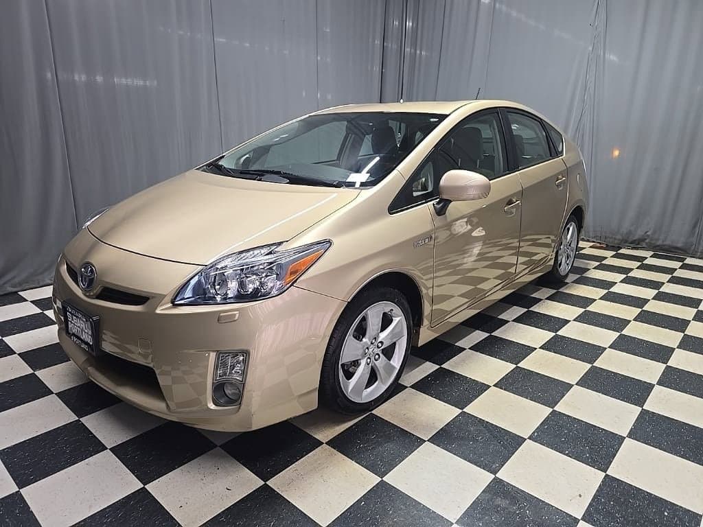 2011 Toyota Prius Base — photo 1 of 21