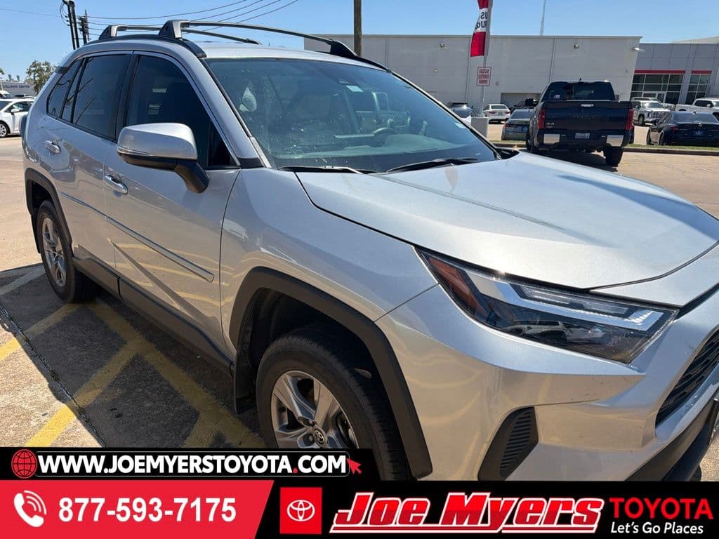 2024 Toyota RAV4 XLE — photo 1 of 4