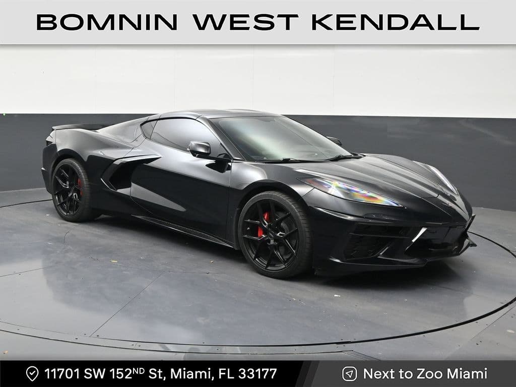 2021 Chevrolet Corvette Stingray — photo 1 of 33