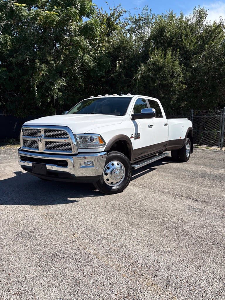 2018 RAM 3500 Laramie — photo 1 of 38