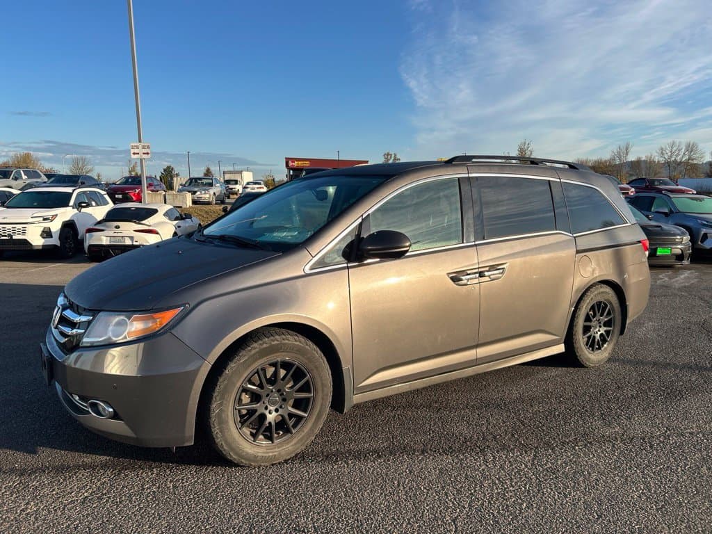 2015 Honda Odyssey Touring — photo 1 of 4
