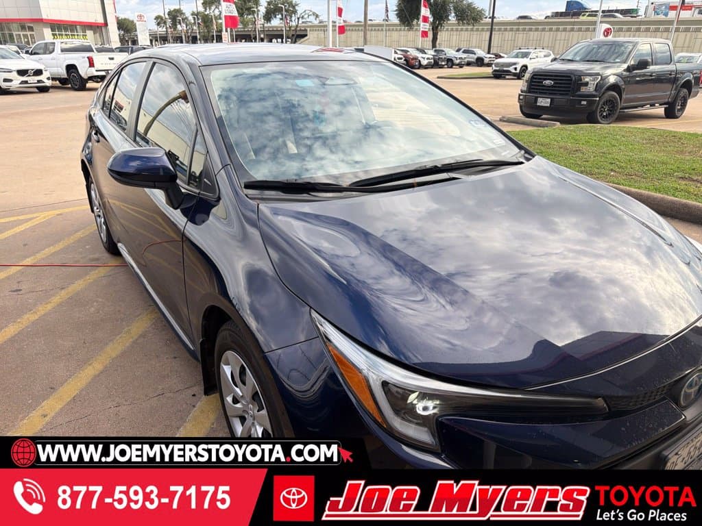 2025 Toyota Corolla Hybrid LE — photo 1 of 5