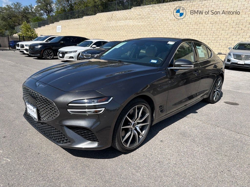 2025 Genesis G70 2.5T — photo 1 of 5