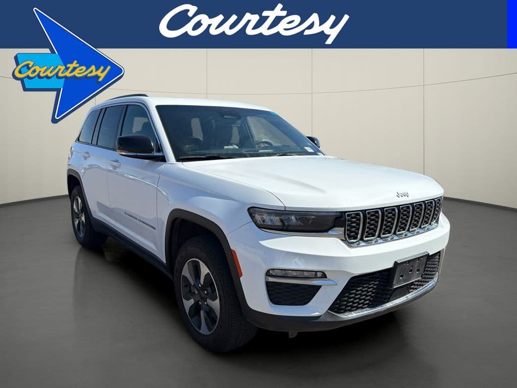 2024 Jeep Grand Cherokee Base — photo 1 of 17