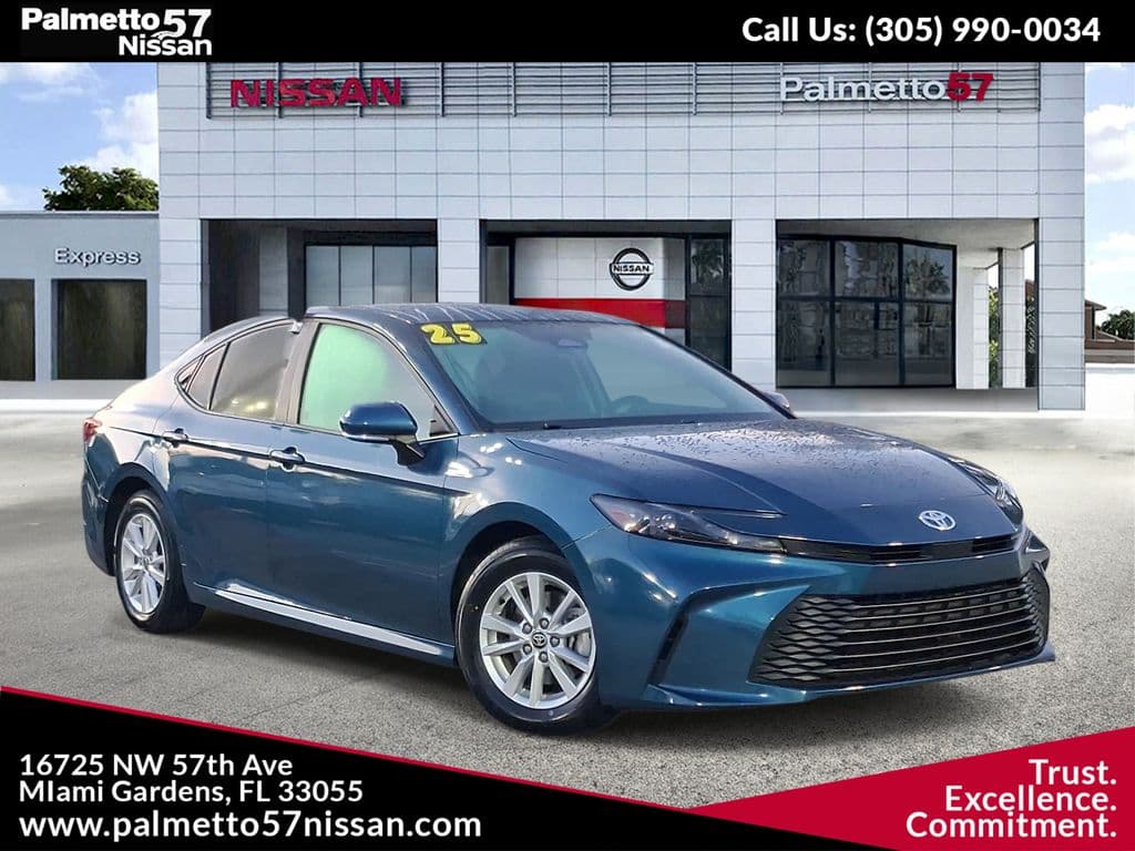 2025 Toyota Camry LE — photo 1 of 22