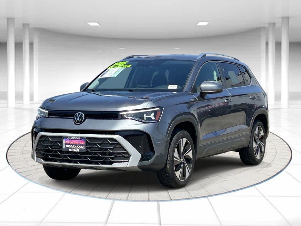 2025 Volkswagen Taos Base — photo 1 of 33
