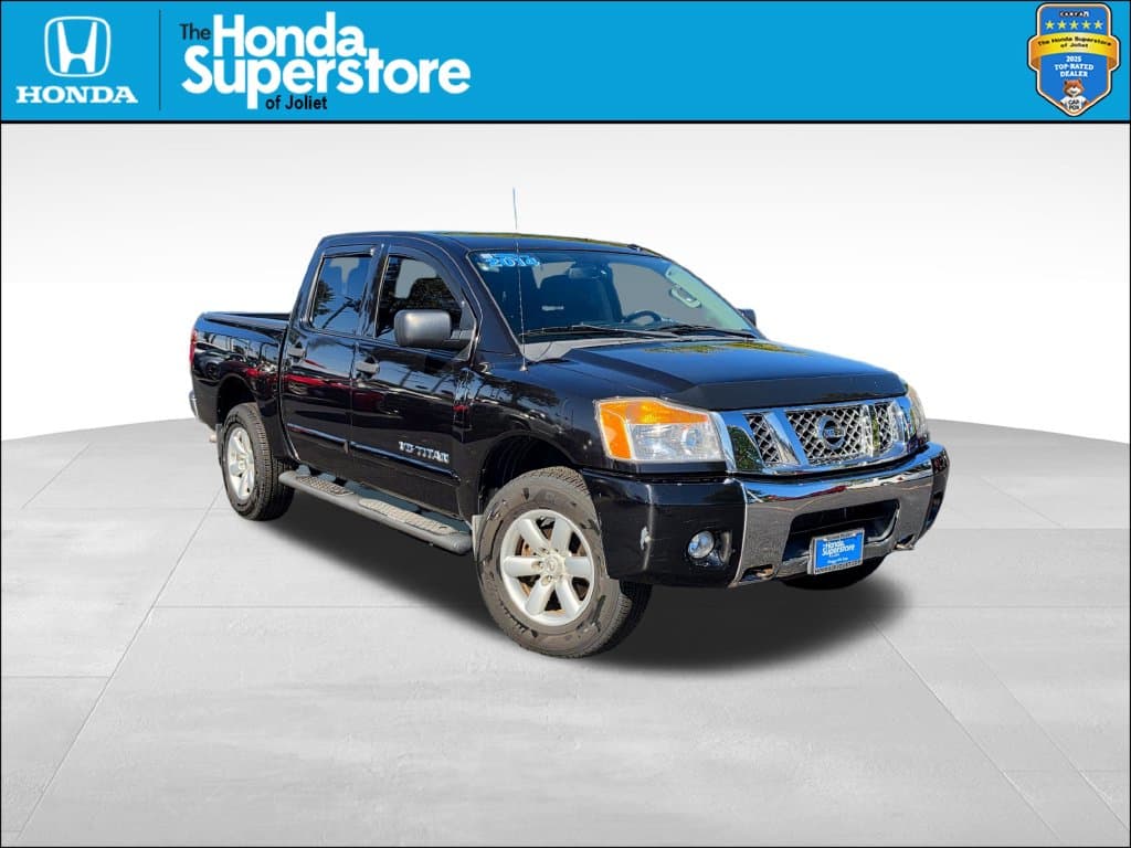 2014 Nissan Titan SV — photo 1 of 10