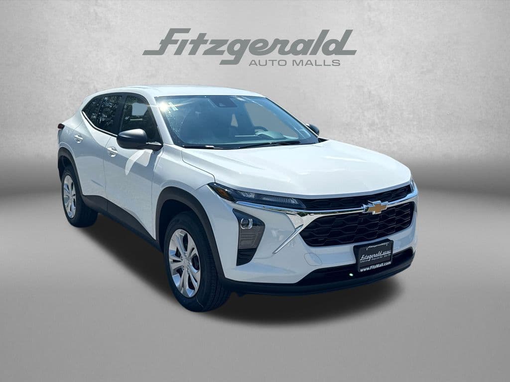 2026 Chevrolet Trax LS — photo 1 of 31