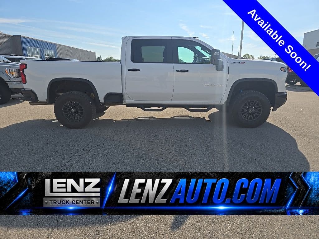 2025 Chevrolet Silverado 2500HD ZR2 — photo 1 of 34