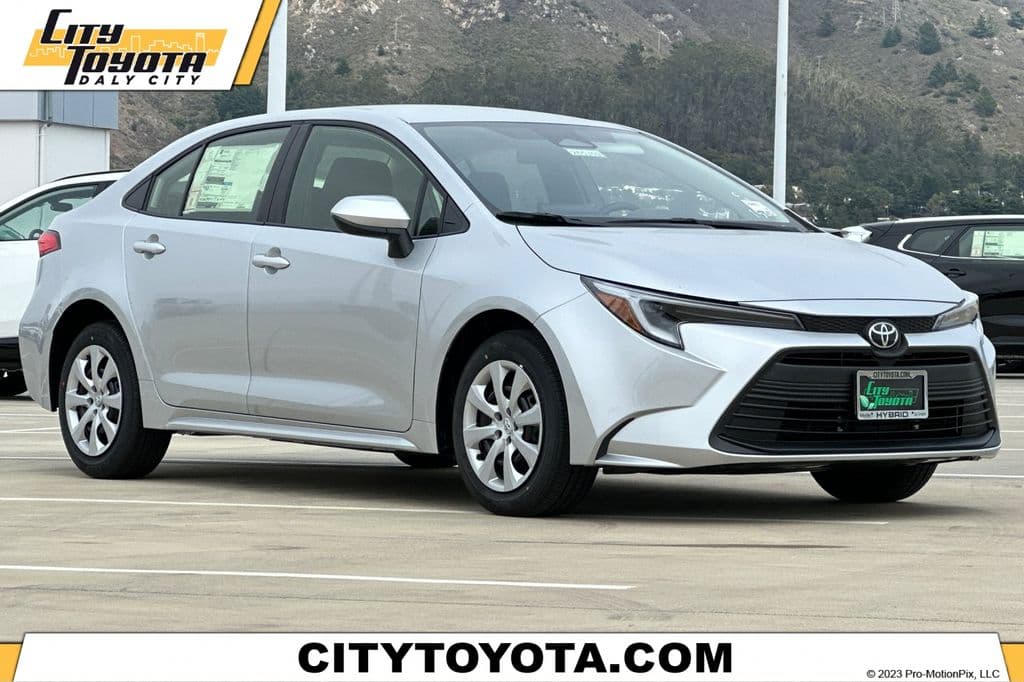 2026 Toyota Corolla Hybrid LE — photo 1 of 34