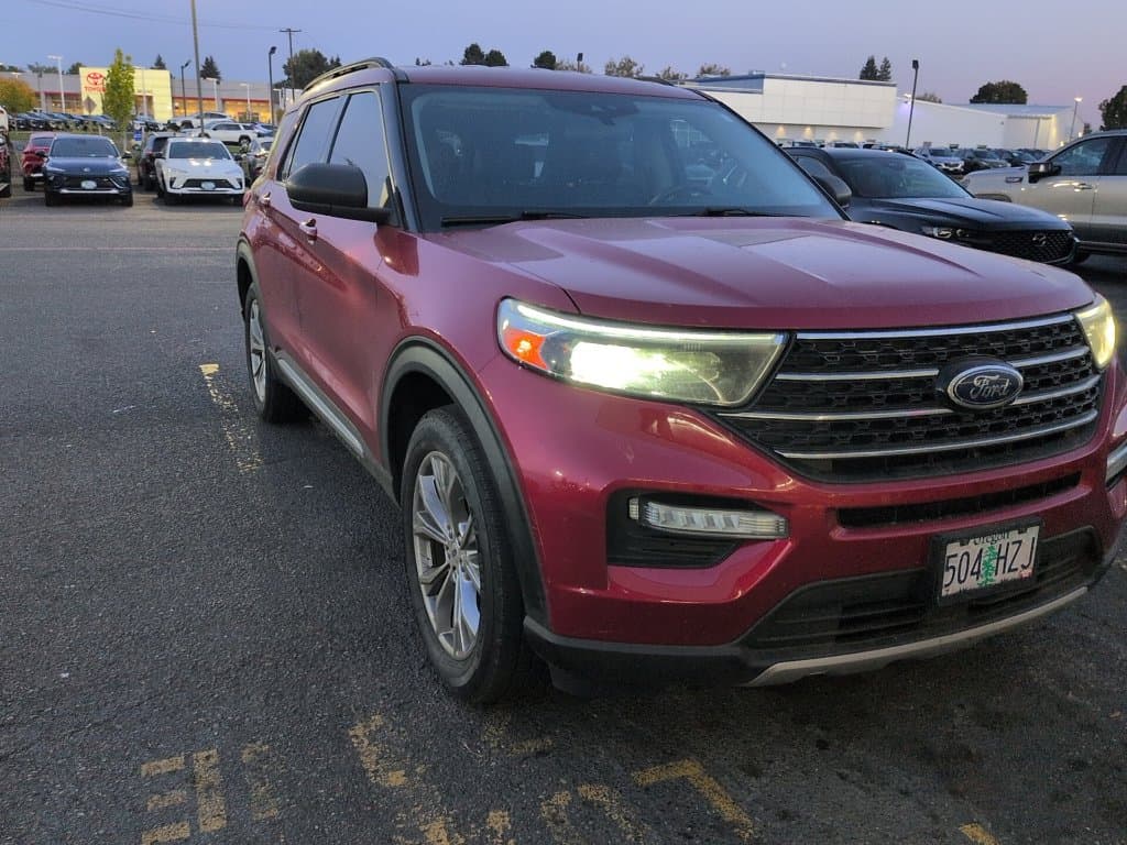 2021 Ford Explorer XLT — photo 1 of 11