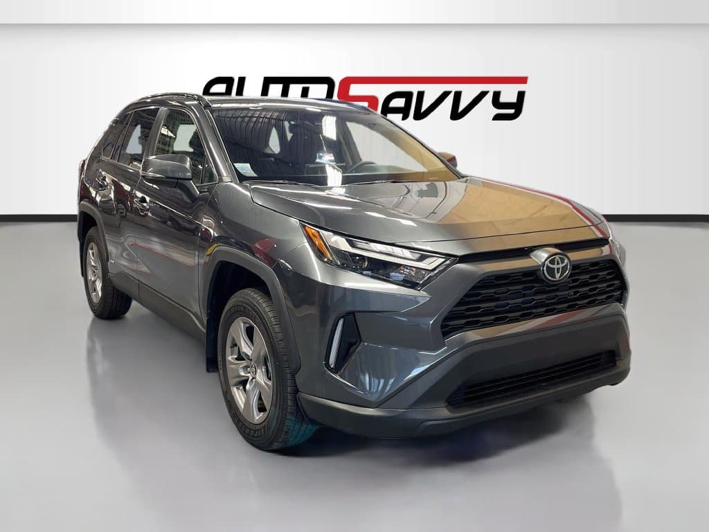 2025 Toyota RAV4 Base — photo 1 of 31