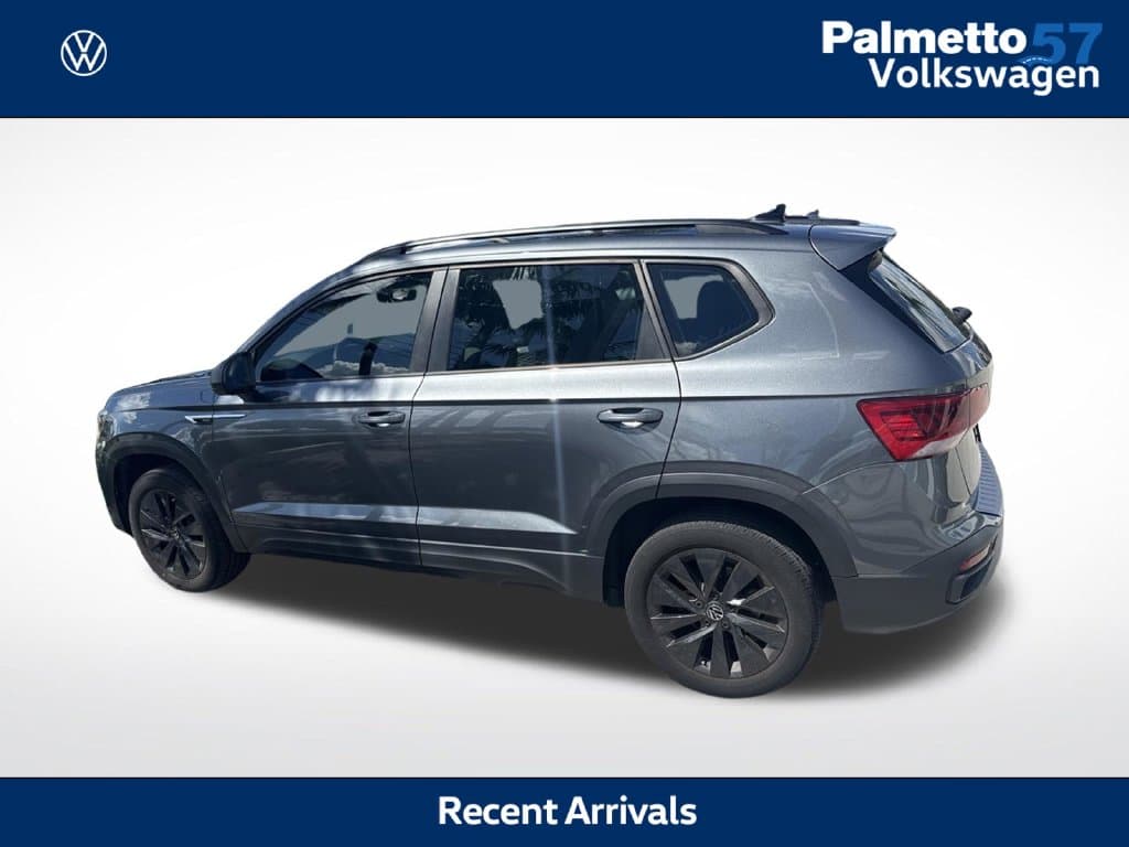 2023 Volkswagen Taos Base — photo 1 of 6