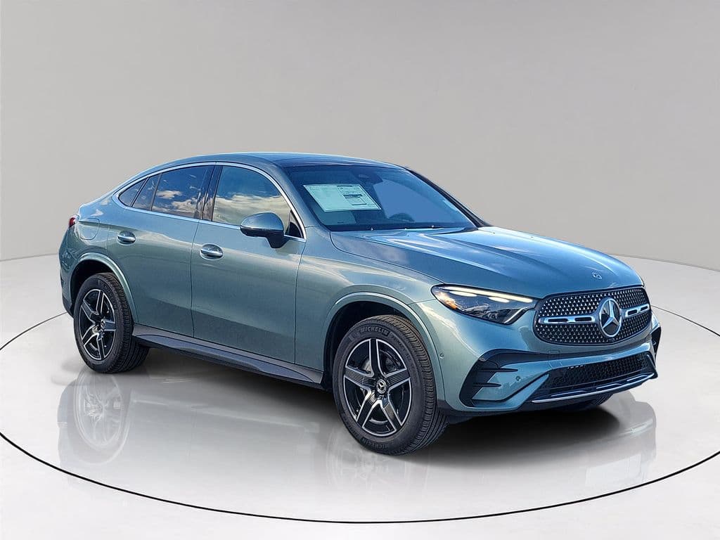 2027 Mercedes-Benz GLC GLC 300 — photo 1 of 29