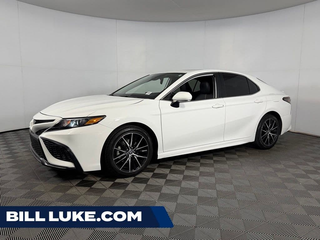 2023 Toyota Camry SE — photo 1 of 40