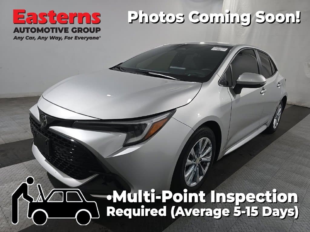 2025 Toyota Corolla Hatchback SE — photo 1 of 2