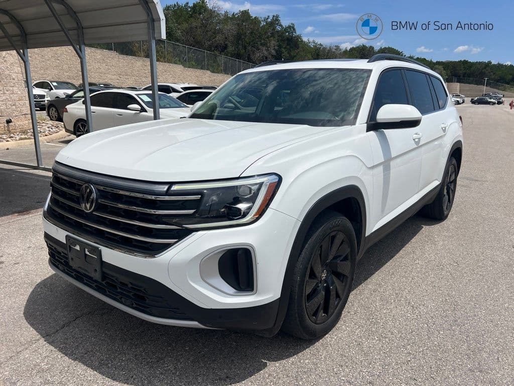 2024 Volkswagen Atlas 2.0T SE w/Technology — photo 1 of 6