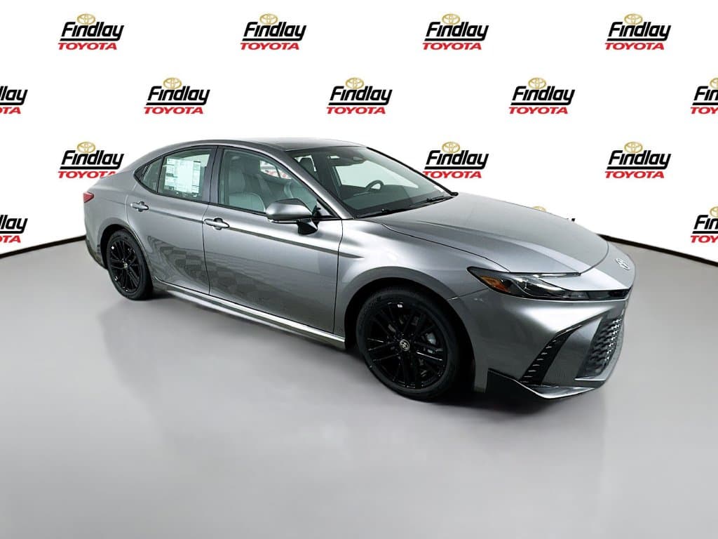2026 Toyota Camry SE — photo 1 of 18