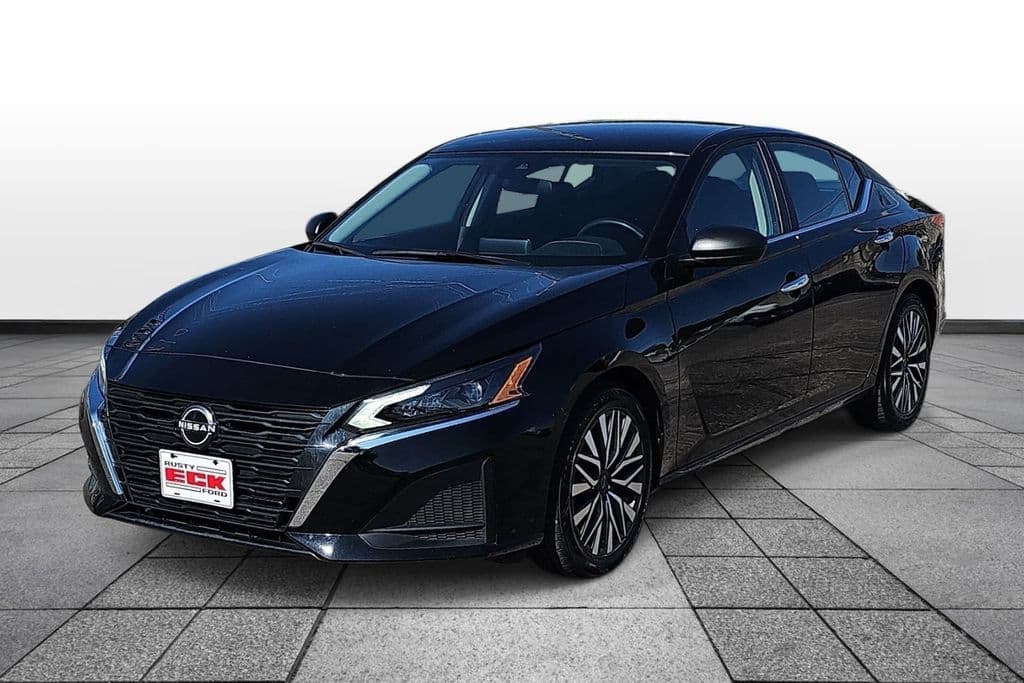 2024 Nissan Altima 2.5 SV — photo 1 of 33