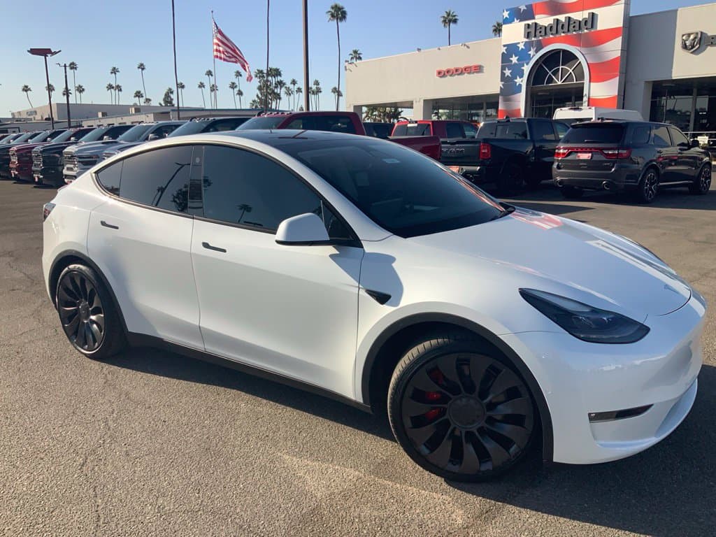 2022 Tesla Model Y Performance — photo 1 of 23