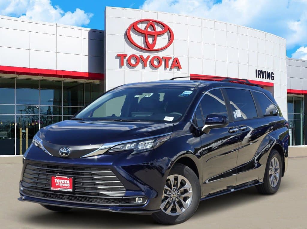 2026 Toyota Sienna XLE — photo 1 of 32
