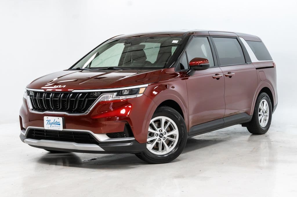 2024 Kia Carnival LX — photo 1 of 29
