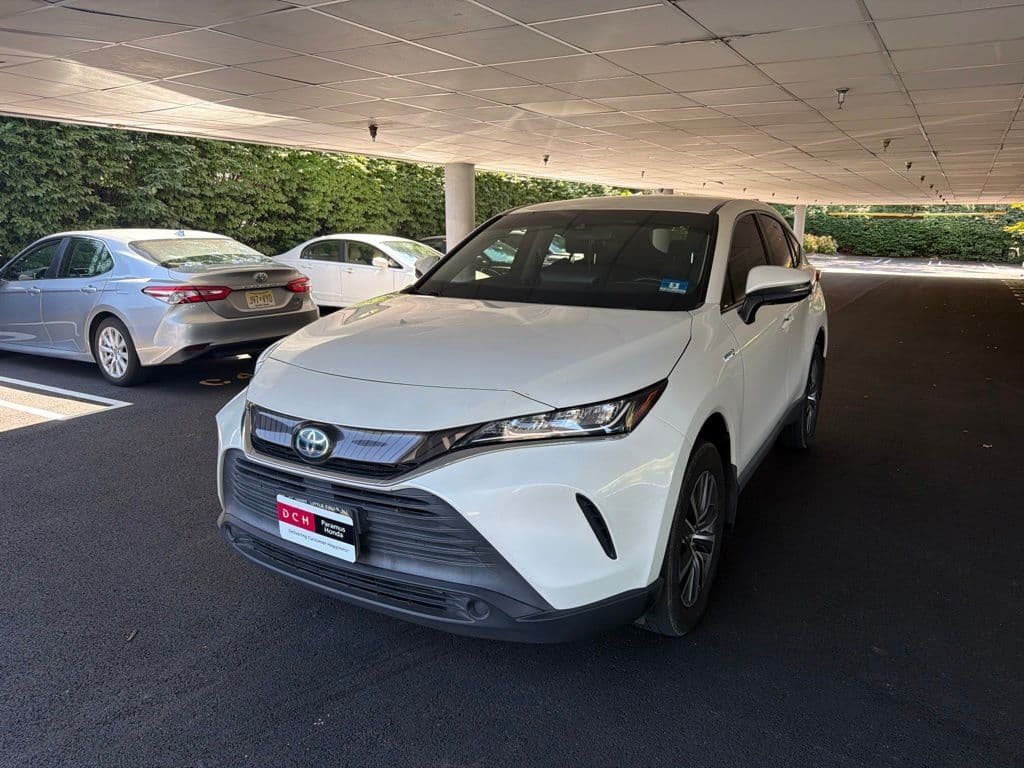 2021 Toyota Venza LE — photo 1 of 23