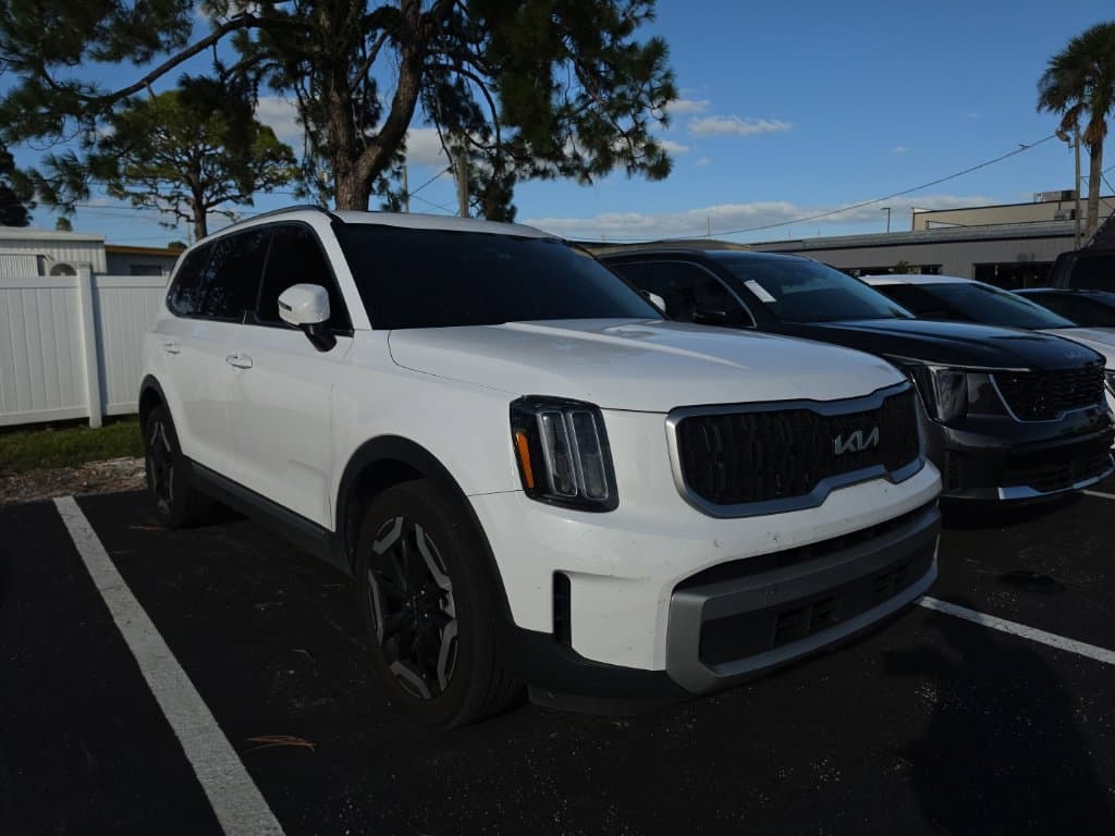 2023 Kia Telluride EX — photo 1 of 17