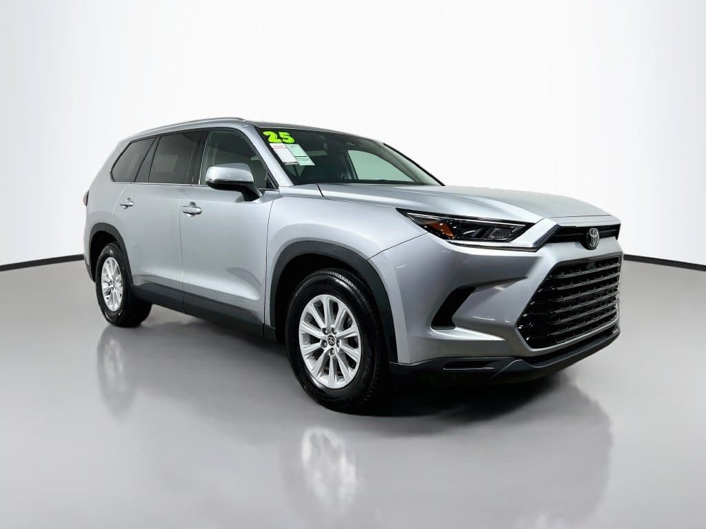 2025 Toyota Grand Highlander XLE — photo 1 of 33