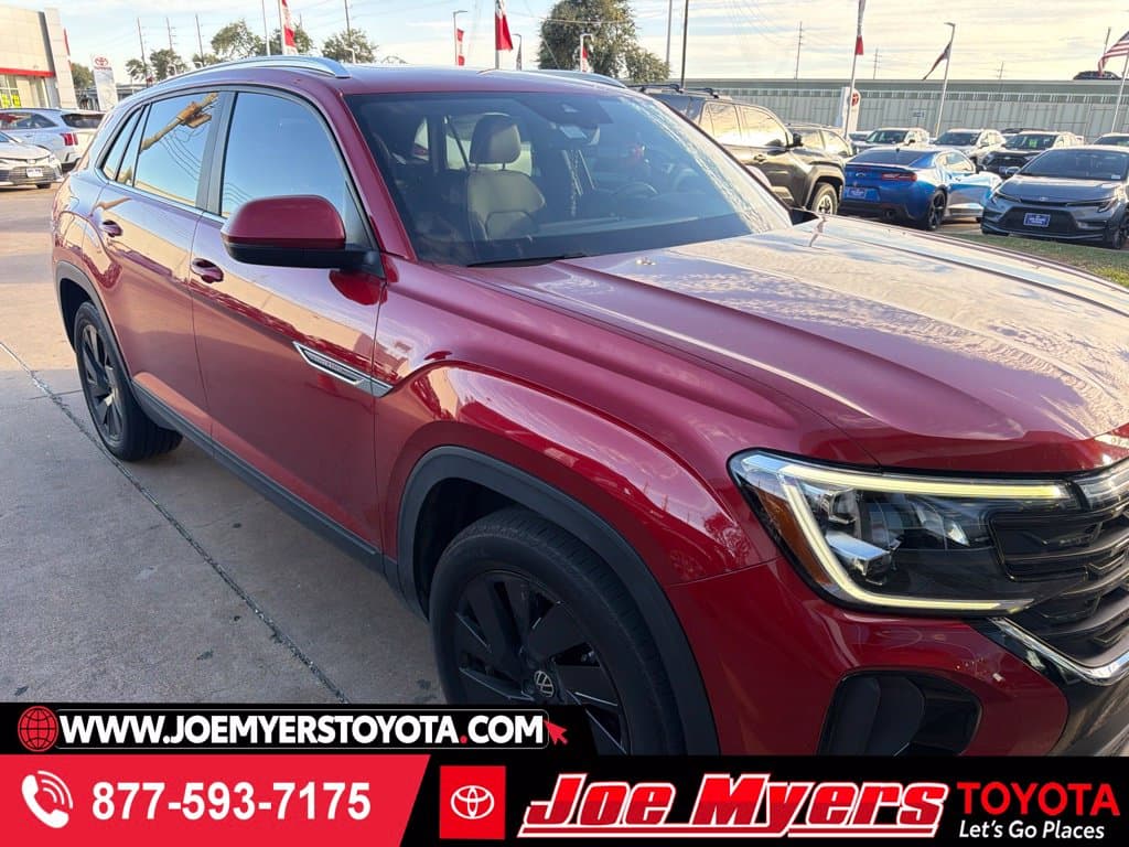 2024 Volkswagen Atlas Cross Sport 2.0T SE w/Technology — photo 1 of 5