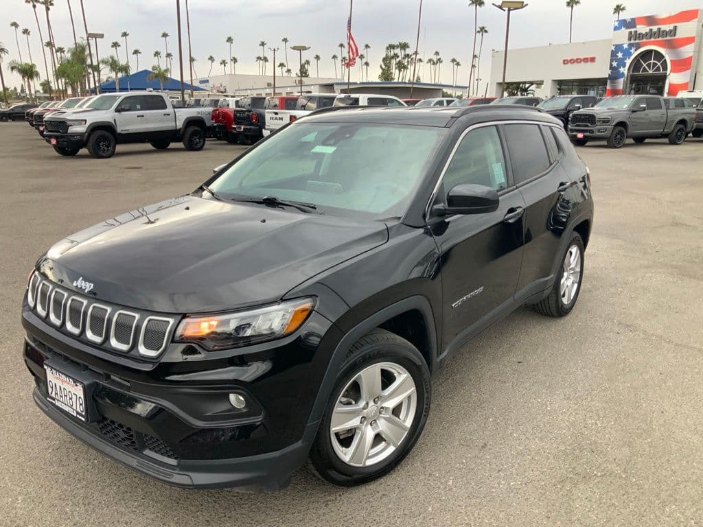 2022 Jeep Compass Latitude — photo 1 of 22