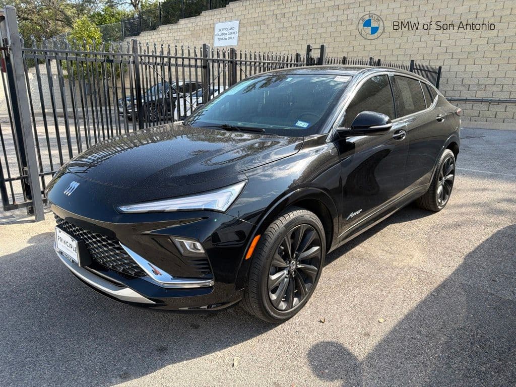 2024 Buick Envista Avenir — photo 1 of 5