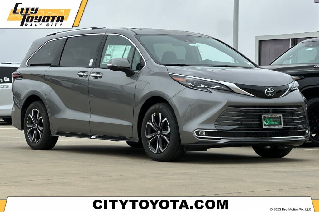2026 Toyota Sienna Platinum — photo 1 of 13