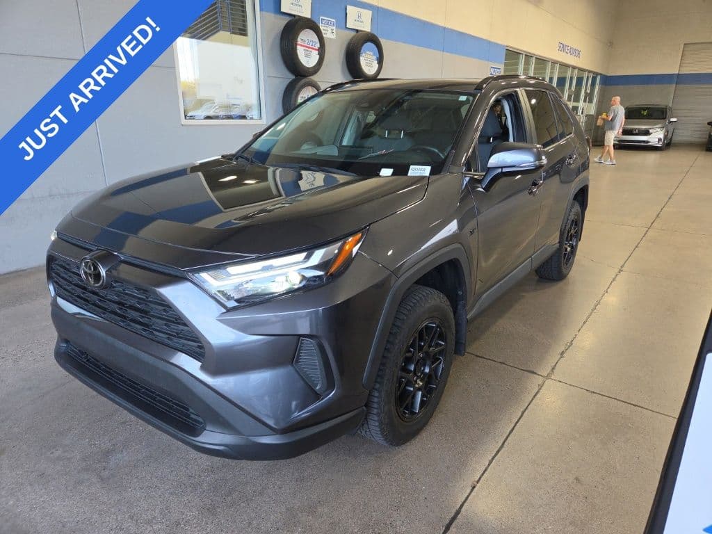 2024 Toyota RAV4 XLE — photo 1 of 6
