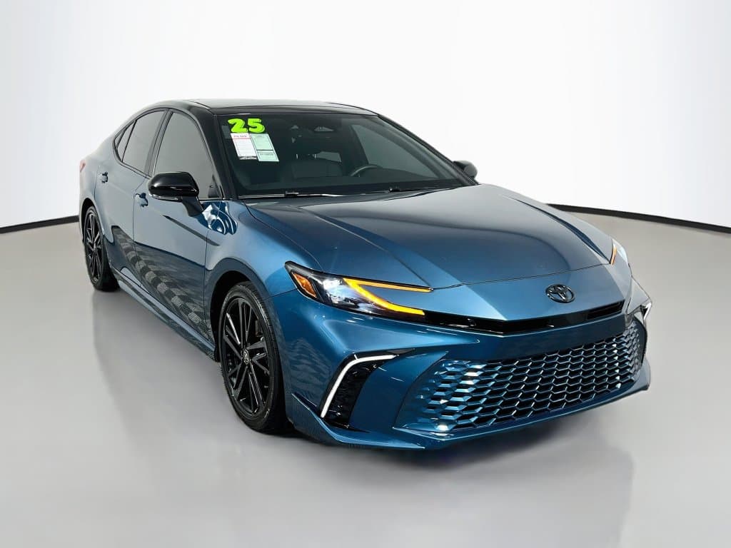 2025 Toyota Camry XSE — photo 1 of 33