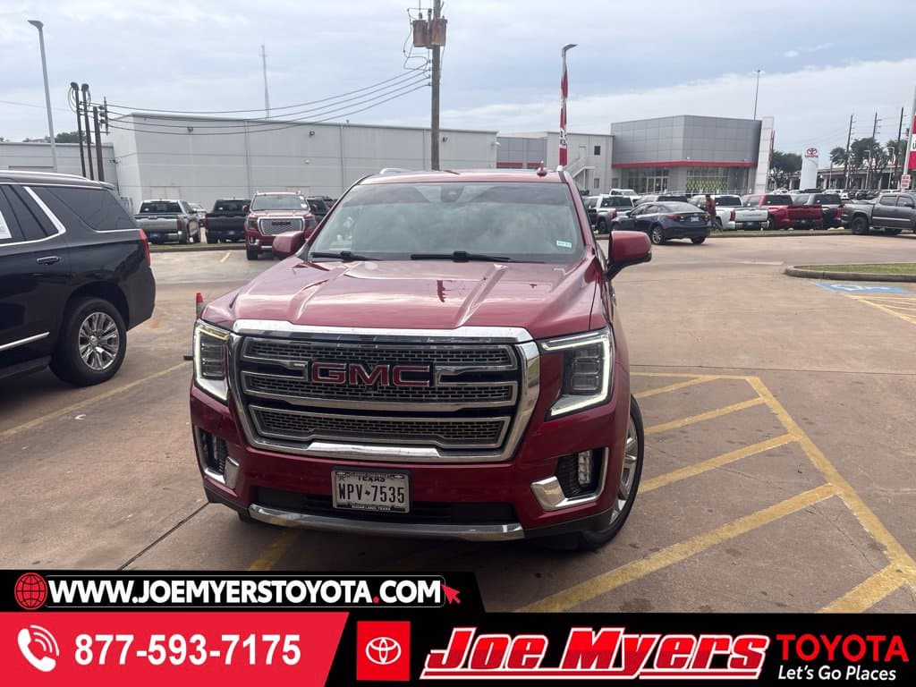 2021 GMC Yukon XL SLT — photo 1 of 3