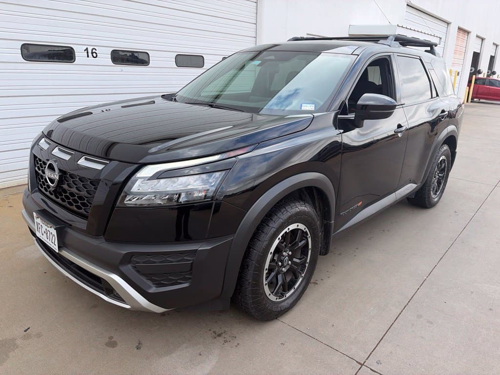 2025 Nissan Pathfinder Rock Creek — photo 1 of 10
