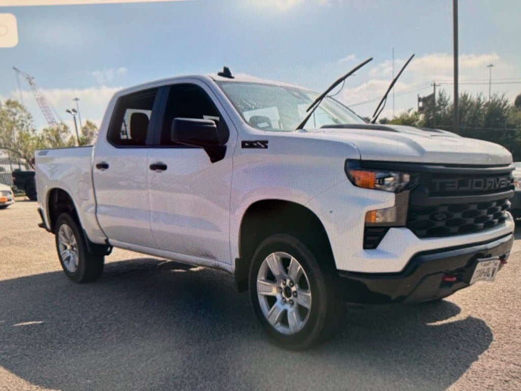 2024 Chevrolet Silverado 1500 Custom Trail Boss — photo 1 of 5