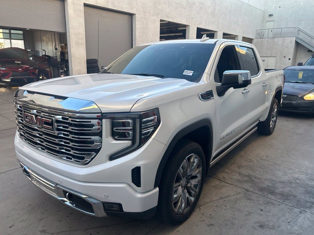 2022 GMC Sierra 1500 Denali — photo 1 of 4