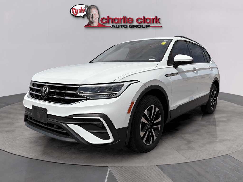 2024 Volkswagen Tiguan S — photo 1 of 32