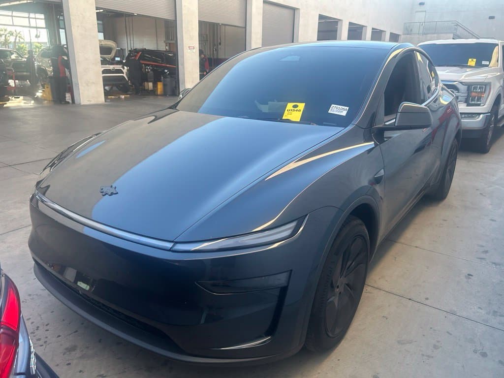 2026 Tesla Model Y Base — photo 1 of 4