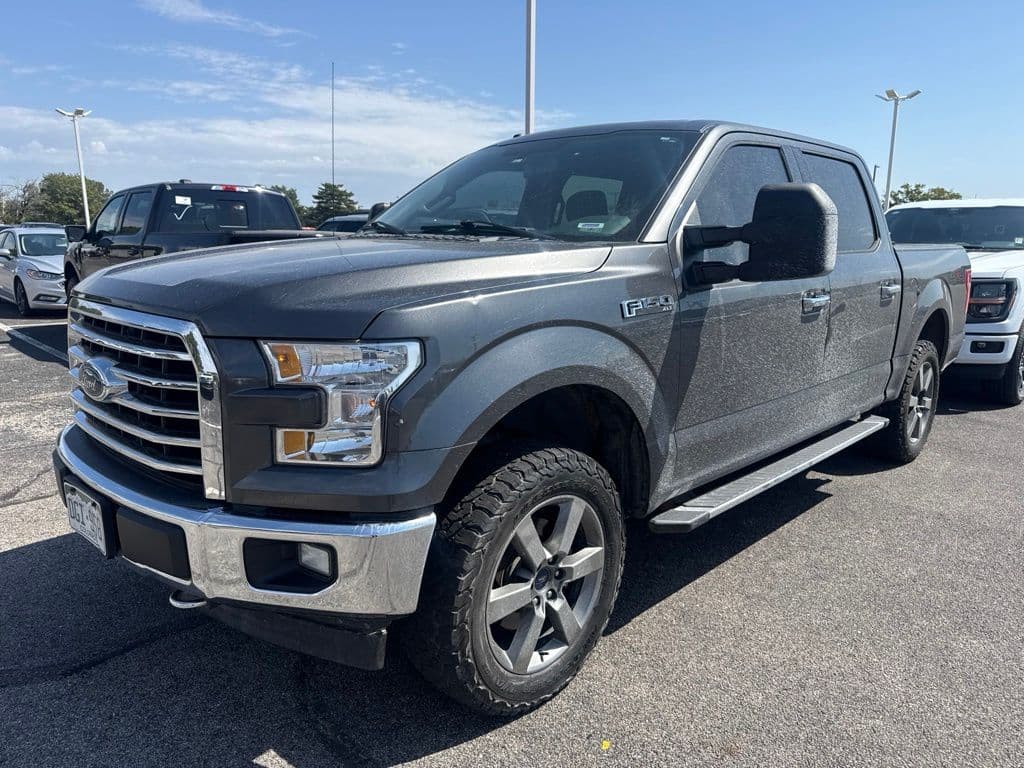 2017 Ford F-150 XLT — photo 1 of 4
